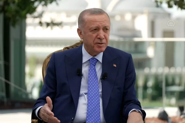 Erdoğan dinç kalma sırrını açıkladı! Neşet Ertaş'tan örnek verdi