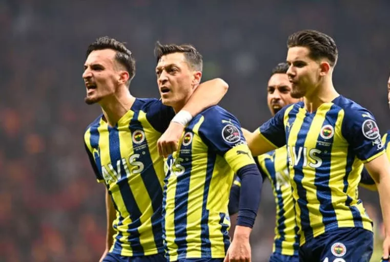 Fenerbahçe'nin yıldız futbolcusuna hapis şoku! Sevgilisine şiddet uyguladı