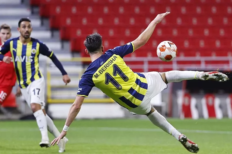 Fenerbahçeli Berisha'nın golü UEFA'da sezonun en iyisi seçildi! İşte o harika gol