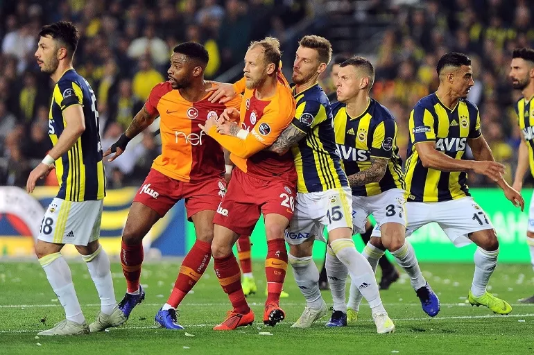 Futbola veda ettiğini açıkladı! Fenerbahçe'nin eski yıldızı emekli oldu