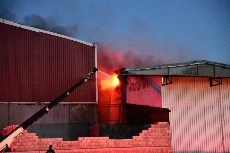 Gaziantep'te fabrika yangını! Alevler yükseldi
