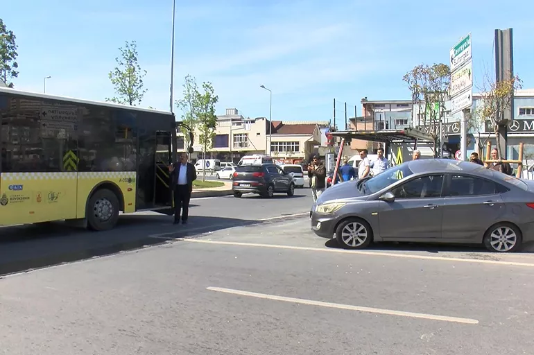 İstanbul'da korkutan kaza! Otomobil İETT otobüsüne çarptı