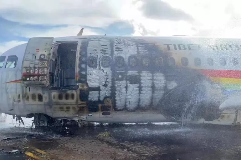 Son dakika! Çin'de yolcu uçağı kalkış sırasında alevler içinde kaldı