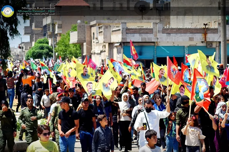 Türkiye'nin Suriye'ye olası harekatı PKK destekçilerini korkuttu! Ayn-El Arap'ta protesto yürüyüşü yaptılar