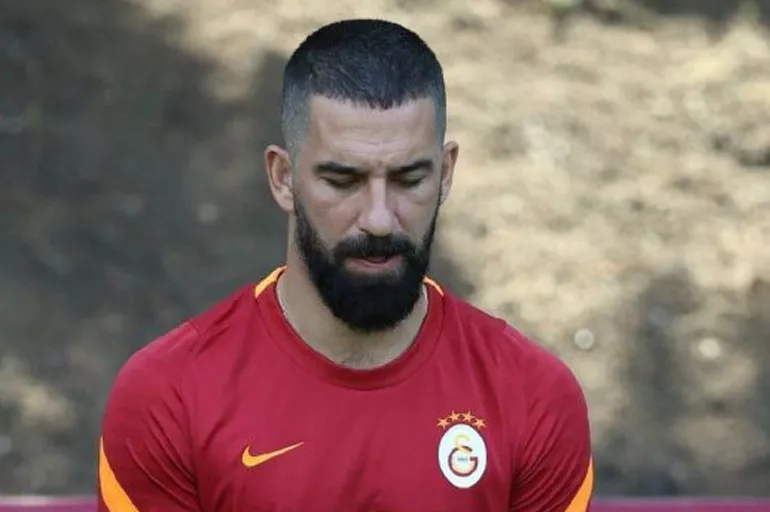 Arda Turan, futbolu resmen bıraktı! İşte Galatasaray'da alacağı yeni görevi