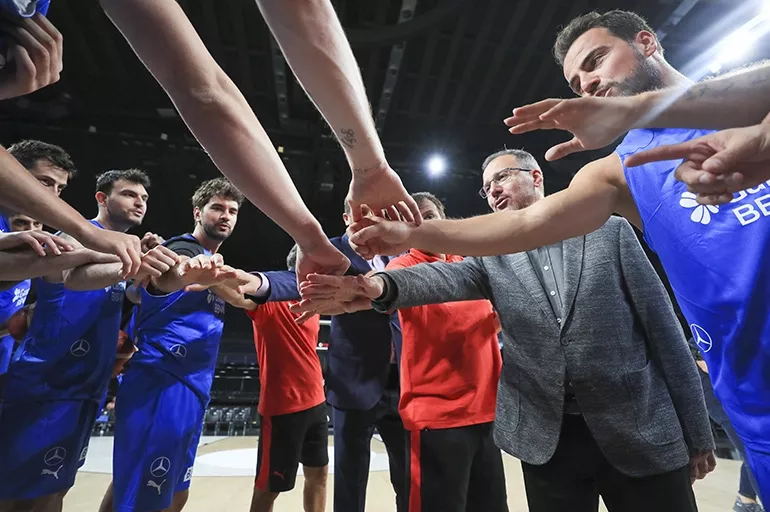 Bakan Kasapoğlu'ndan 12 Dev Adam'a tam destek: 2022 basketbol yılı olacak