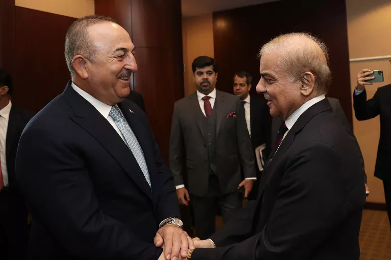 Bakan Çavuşoğlu Pakistan Başbakanı Şerif ile görüştü! İki ülke arasındaki ticaret hacminde rekor hedef