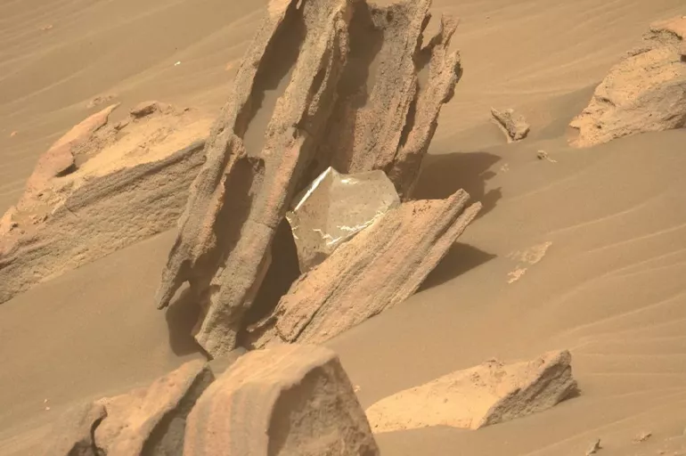 Bilim insanlarını heyecanlandıran keşif! Mars’ta insan çöpü mü bulundu?