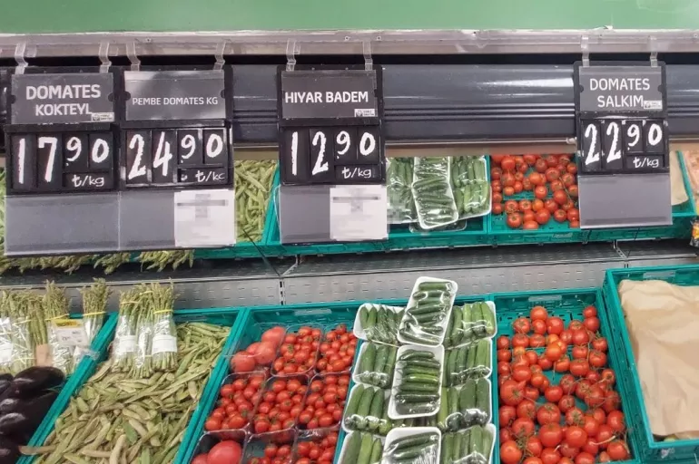 Bu kadarı da olmaz! Halde 4 TL olan domates markette 14 TL! Tam yüzde 250 kar