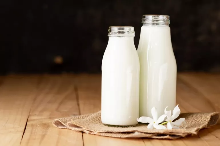 Çiğ süt mü sağlıklı, pastörize süt mü? Güvenilir yerden almak koşuluyla çiğ süt en faydalısı!