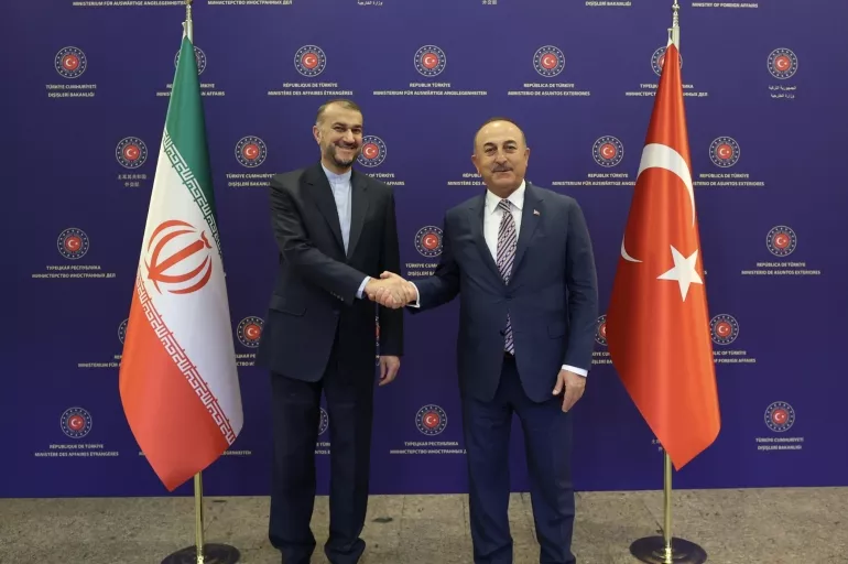 Dışişleri Bakanı Çavuşoğlu İranlı mevkidaşı ile görüşme gerçekleştirdi!