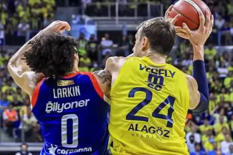 Fenerbahçe Beko, Anadolu Efes'i seride 1-öne geçti