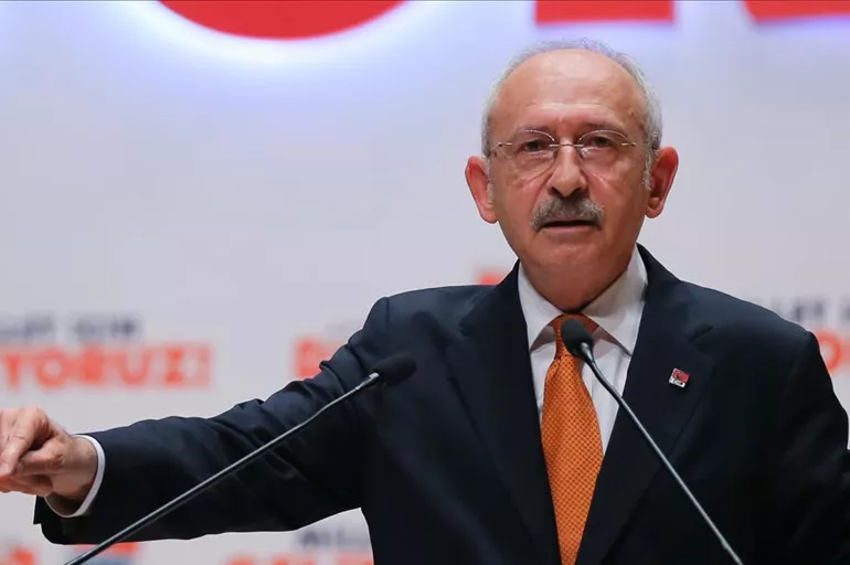 Kılıçdaroğlu İzmir'de vatandaşın protestosunu görmezden geldi: Kokuyu almıyor musun?