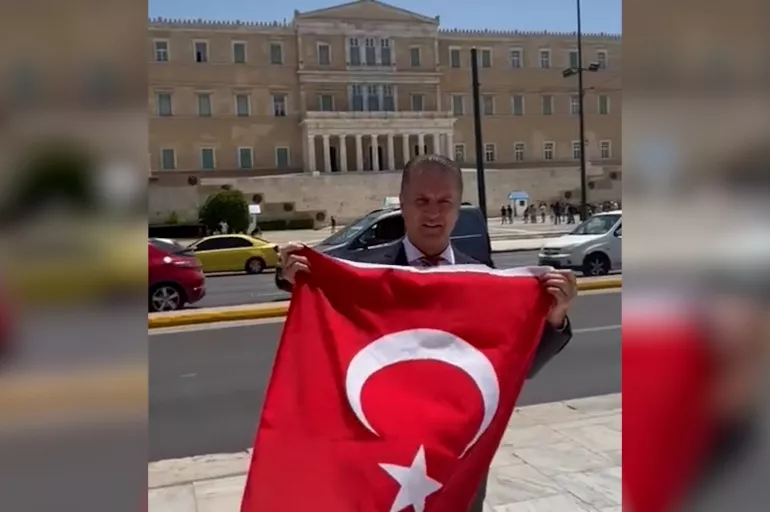 Mustafa Sarıgül Atina'da Türk bayrağı açtı: Miçotakis silahlardan elini çek!