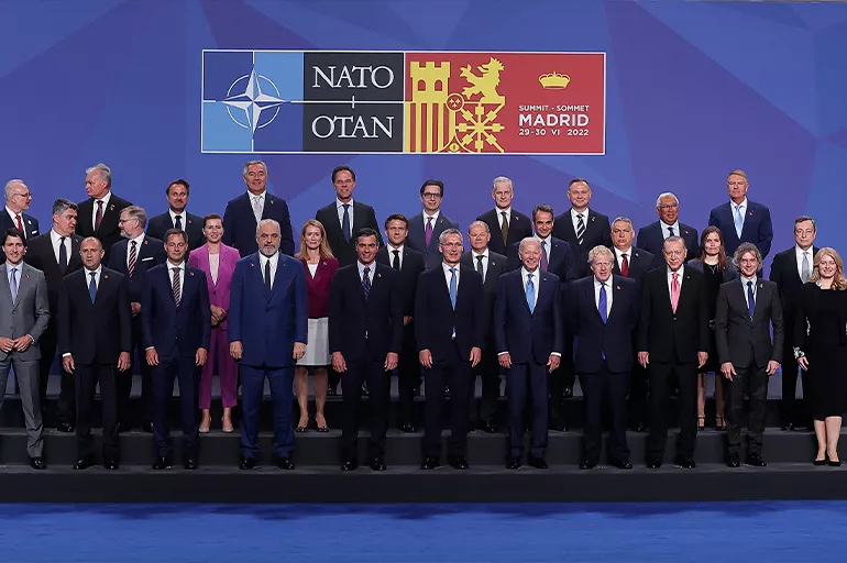 NATO Liderler Zirvesi başladı! Zirveden dikkat çeken kareler
