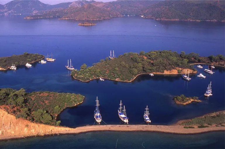 On iki ada ne zaman Yunanistan'a geçti? On iki ada hangi antlaşmayla Yunanistan'a verildi?