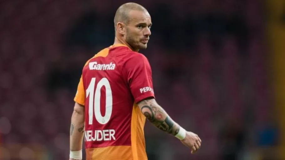 Sneijder'e kötü haber! Bu saatten sonra resmen yasaklandı
