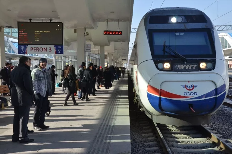 Son dakika: İstanbul-Ankara hızlı trene zam geldi! İşte yeni YHT bilet fiyatları