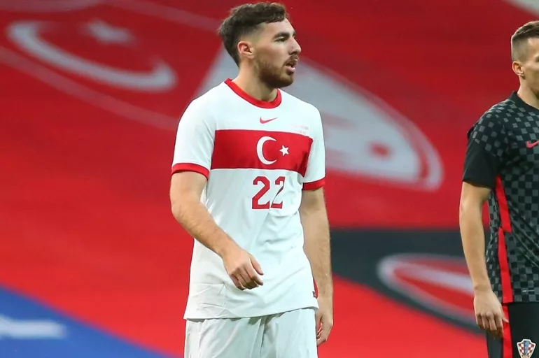 Türk milli futbolcu İngiliz devine transfer oldu! Bonservisi için 22 milyon Euro verilecek