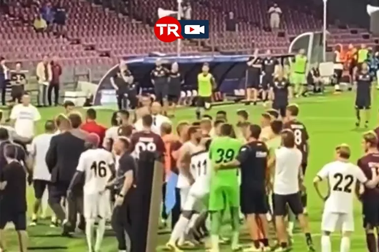 Adana Demirspor - Salernitana maçında kavga çıktı! Onyekuru ve arkadaşları çıldırdı