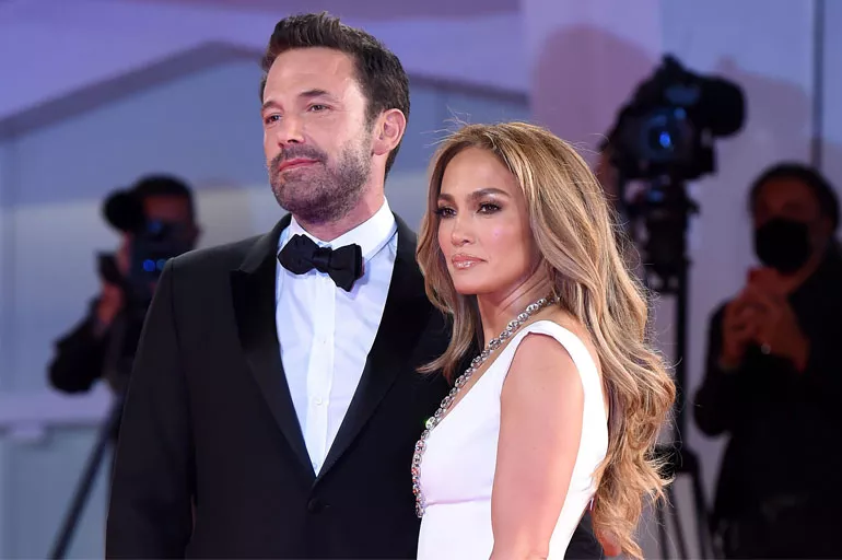 Hollywood'un efsane çifti Jennifer Lopez ile Ben Affleck evlendi