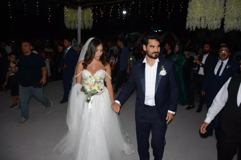 İlkay Gündoğan memleketinde kır düğünü yaptı