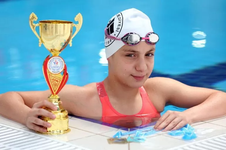 Milli yüzücü Merve Tuncel kimdir, kaç yaşında ve aslen nereli? Merve Tuncel kazandığı ödüller nelerdir?