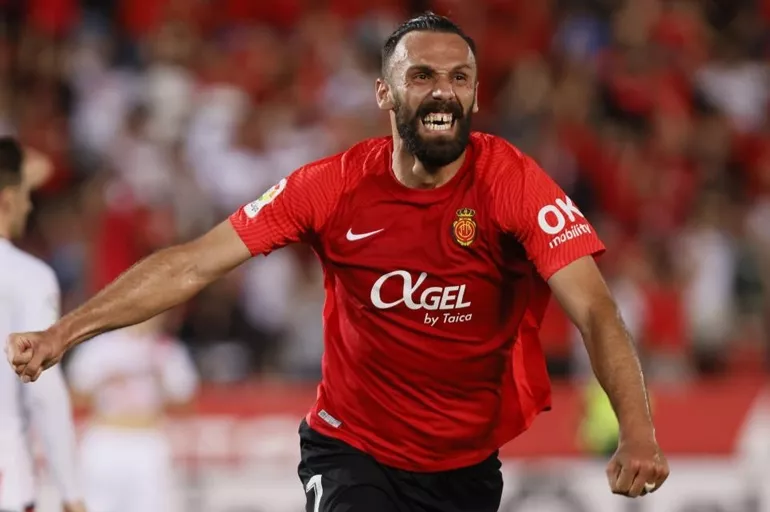 Vedat Muriqi rekor bedelle transfer oldu! Kosovalı golcü kulüp tarihine geçti