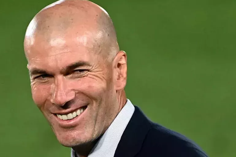 Türkiye'ye gelen Zinedine Zidane kimdir, kaç yaşında ve aslen nereli? Zinedine Zidane hangi takımlarda oynadı?