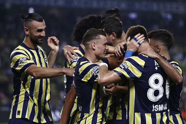 Fenerbahçe'nin Konyaspor maçı kamp kadrosu açıklandı! 10 isim kadro dışı kaldı
