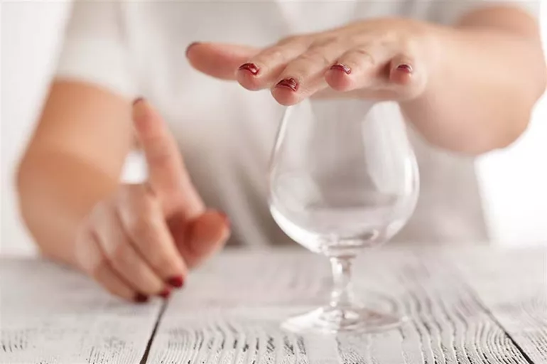 Alkol kanser yapıyor! Düzenli alkol tüketimi, 7 ayrı kanser türüne yol açıyor!