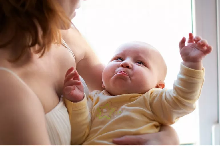 Bebek neden emmeyi reddeder? İşte annelerin moralini bozan emme reddinin olası 6 nedeni!