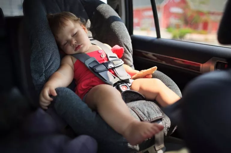 Bebekler artık araba koltuğunda sıkılmayacak! Bebeğin huzursuzluğunu yapacağınız uygulamalarla önleyebilirsiniz!
