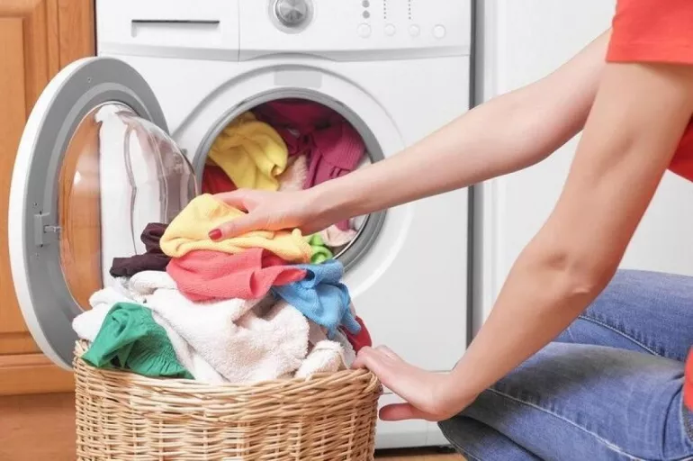 Çamaşırları yumuşatıyor, giysilerin rengini koruyor... Sirkenin çamaşır temizliği üzerindeki etkilerine inanamayacaksınız!