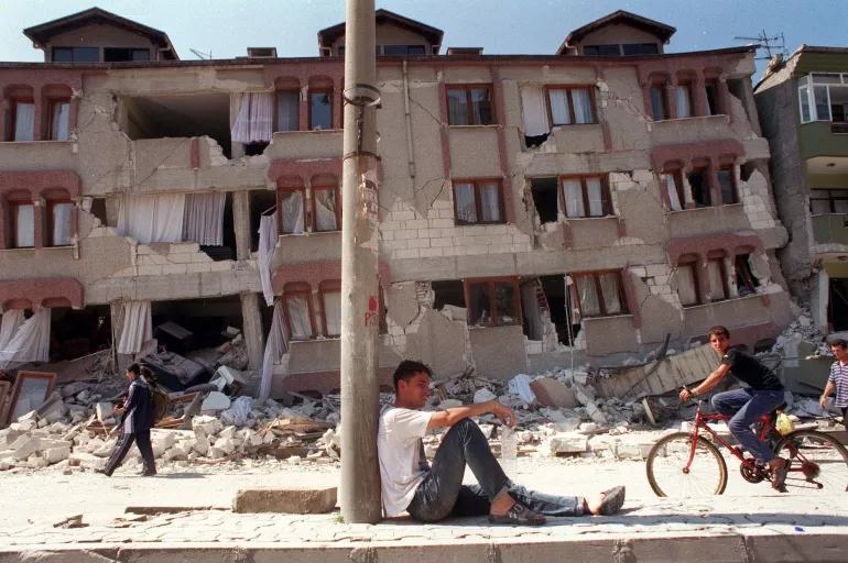 Devletin kaybolduğu felaket: 1999 Gölcük depremi