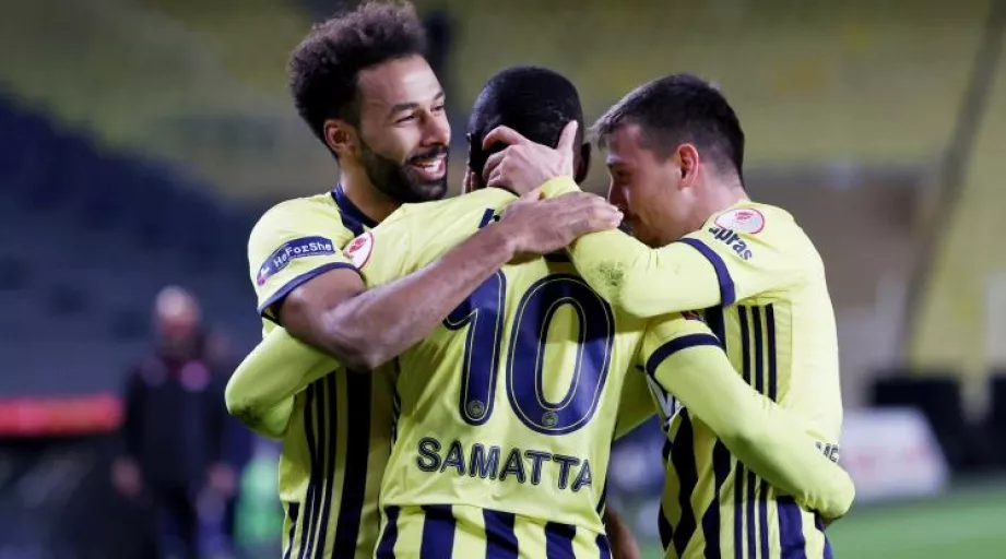 Fenerbahçe'de beklenen ayrılık gerçekleşiyor! Ünlü golcü imza için Belçika'ya uçtu