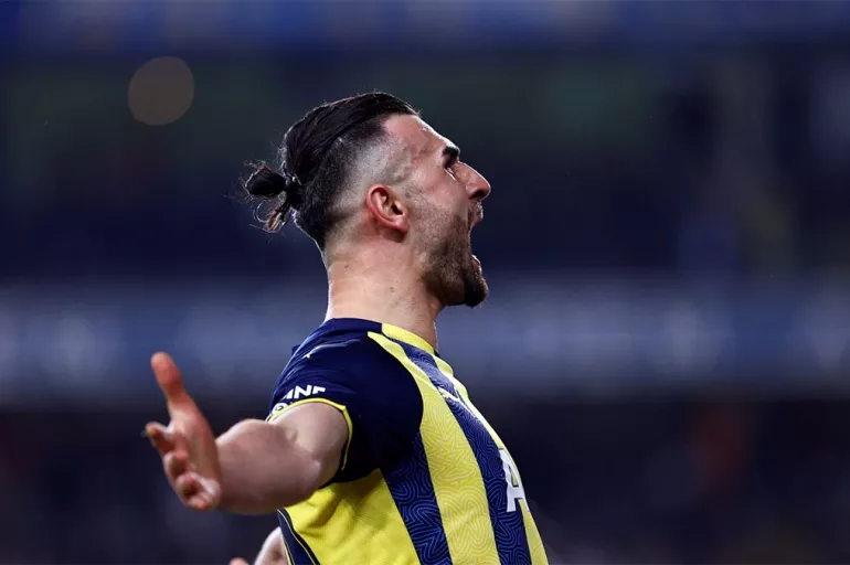 Fenerbahçe'de Serdar Dursun için Jesus kararını verdi! Takımda kalacak ancak bir şartla ...