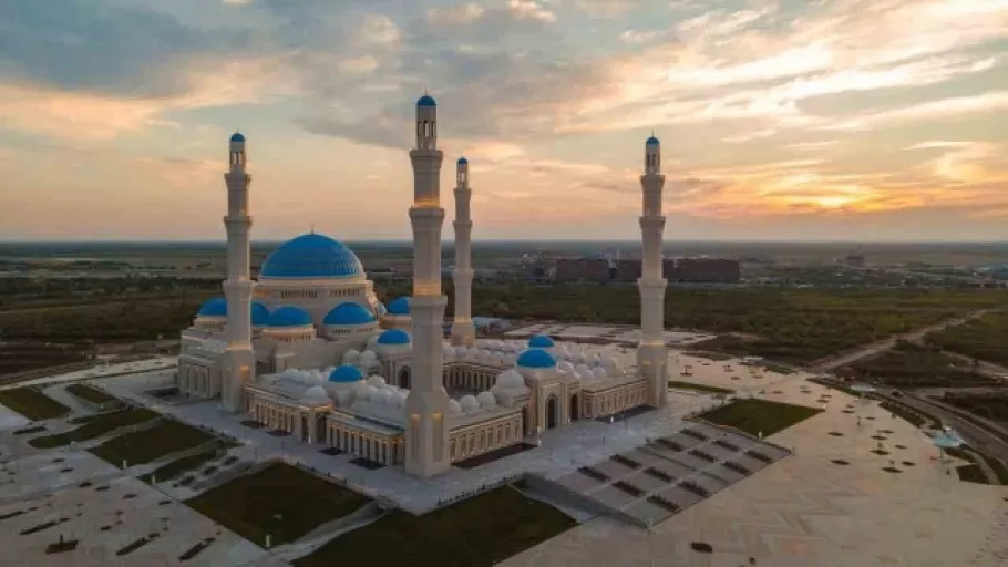 Guinnes'e aday gösterildi! Nur Sultan Büyük Camii bugün açılıyor