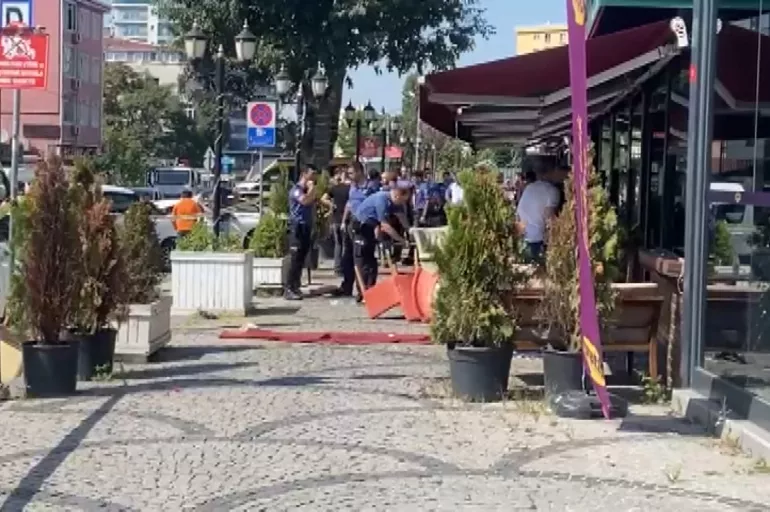 İstanbul Küçükçekmece'de caddede silahlı kavga! Çok sayıda yaralı var