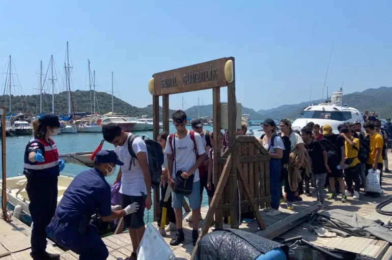 Son dakika: Antalya'da göçmen operasyonu! Kekova Adası'nda 160 düzensiz göçmen yakalandı