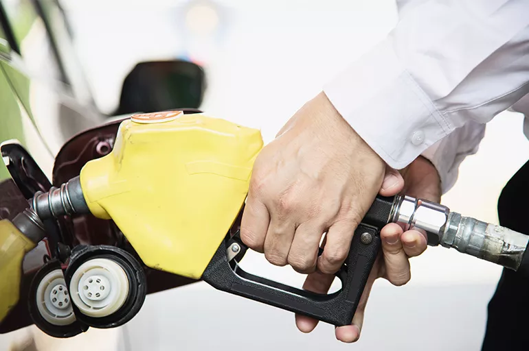 Son dakika: Benzinin litre fiyatı 12 TL! Piyasaları sallayan açıklama