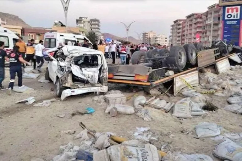 Son dakika! Mardin'deki kazada gözaltına alınan 2 tır şoförü tutuklandı