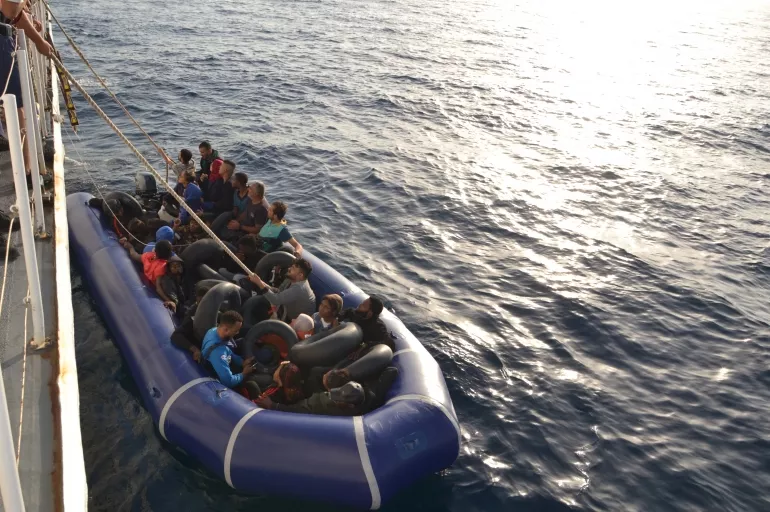 Son dakika: O ilde lastik bot üzerinde 31 düzensiz göçmen yakalandı