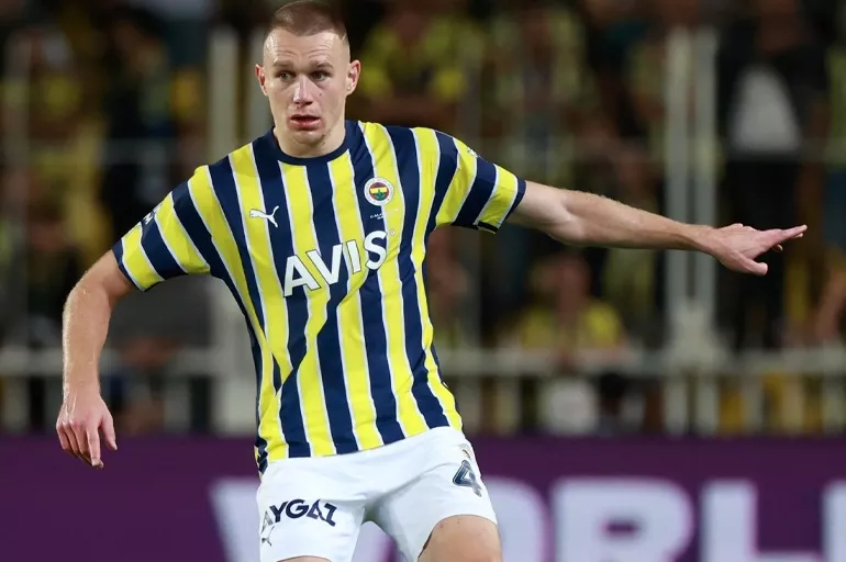 Atilla Szalai İngiltere'ye gidiyor! Fenerbahçe Macar oyuncudan rekor bonservis kazanacak