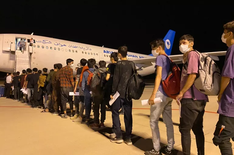 Iğdır'daki 483 kaçak göçmen Afganistan'a gönderildi