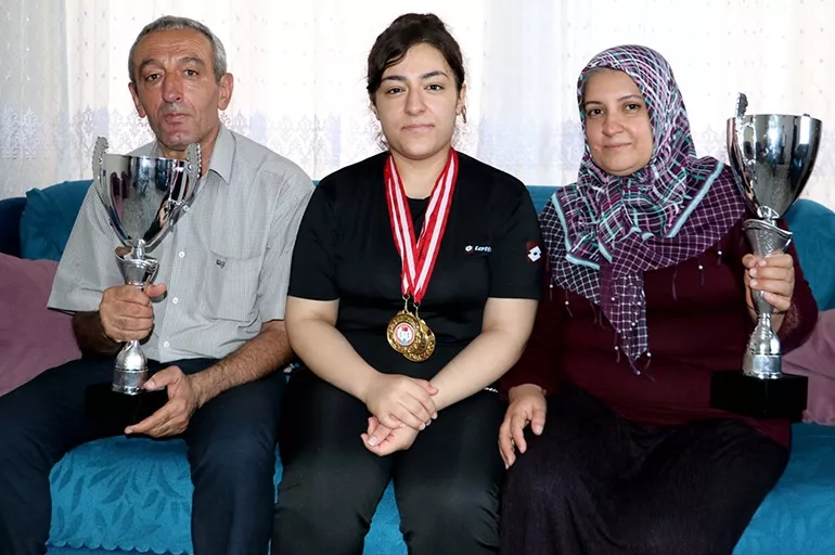 Milli sporcu gururlandırdı! Görme engelli Mizgin, Türkiye şampiyonu oldu