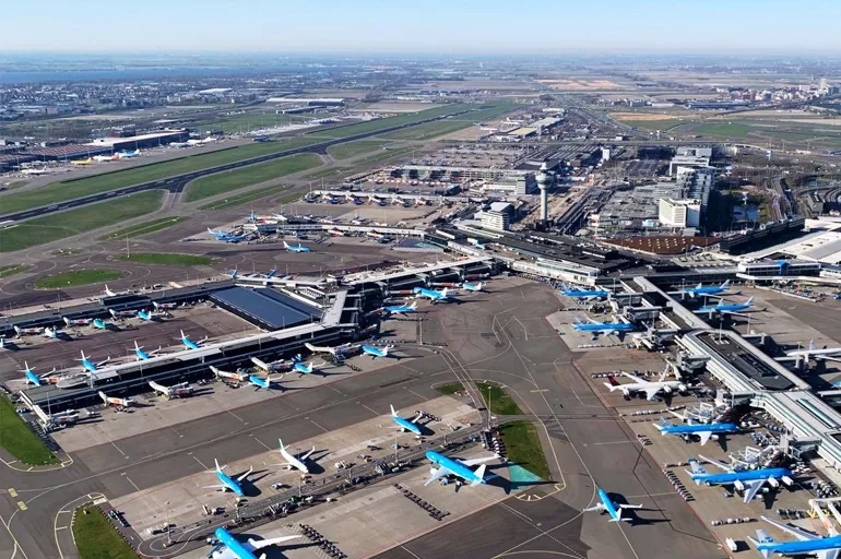 Son dakika: Amsterdam Havalimanı'nda personel eksikliği nedeniyle tüm uçuşlar durduruldu
