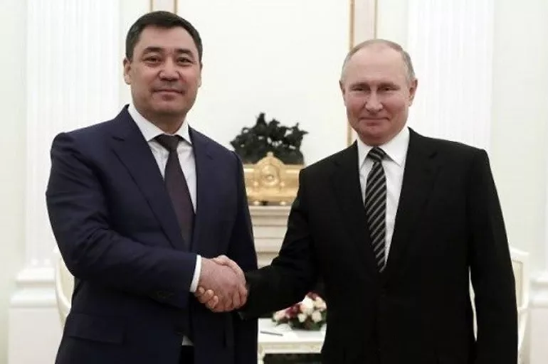 Sürpriz zirve! Putin ile Kırgızistan Cumhurbaşkanı Semerkant'ta görüştü
