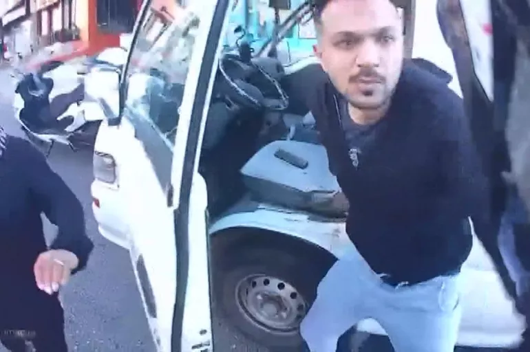 Ümraniye'de minibüs şoförü motosikletliyi 7 yerinden bıçakladı