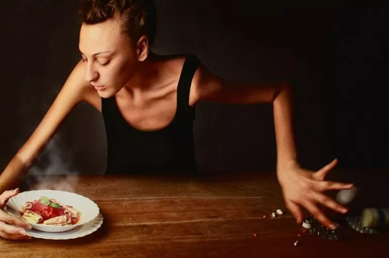 Zayıflama hevesiniz sağlığınızı bozmasın! Kilo alma korkusu ile ortaya çıkan anoreksiya nervoza hayatı tehdit ediyor!